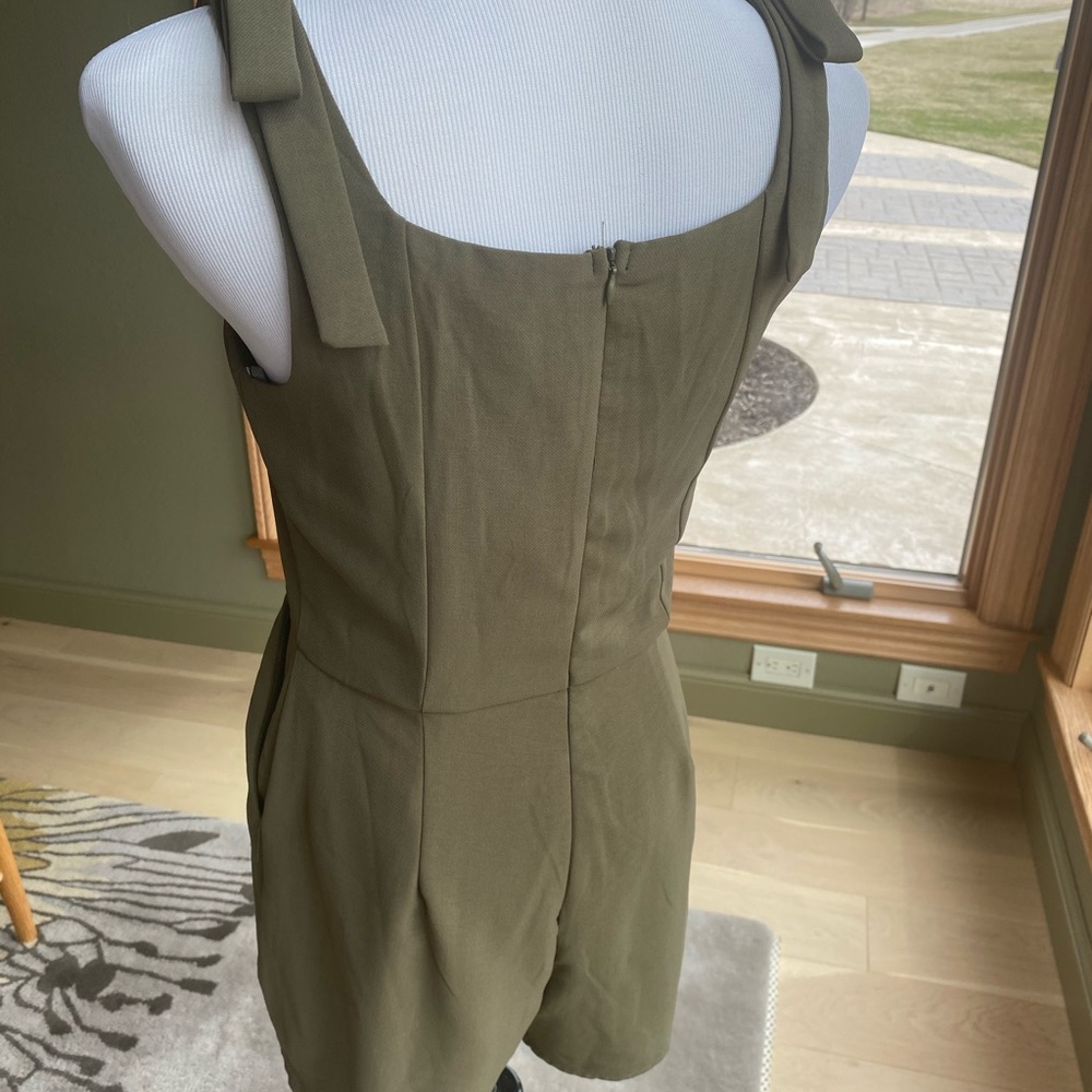Adorable Romper - Picture 2 of 4